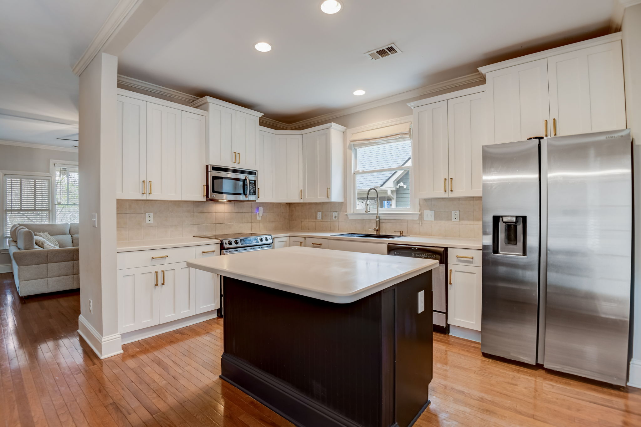 Mckenna Pl SE-012
