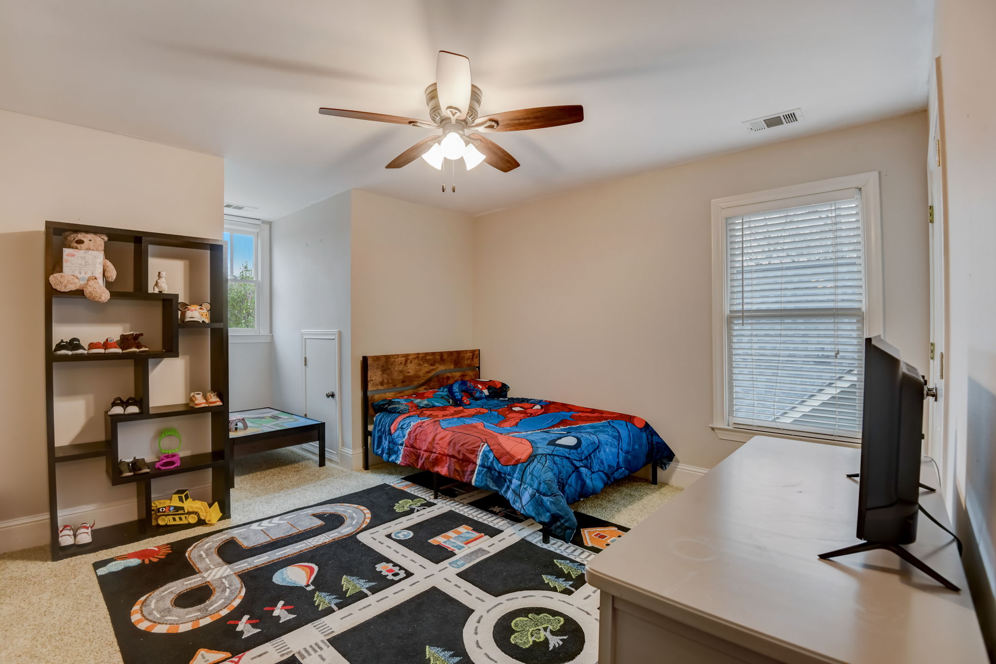 Mckenna Pl SE-024