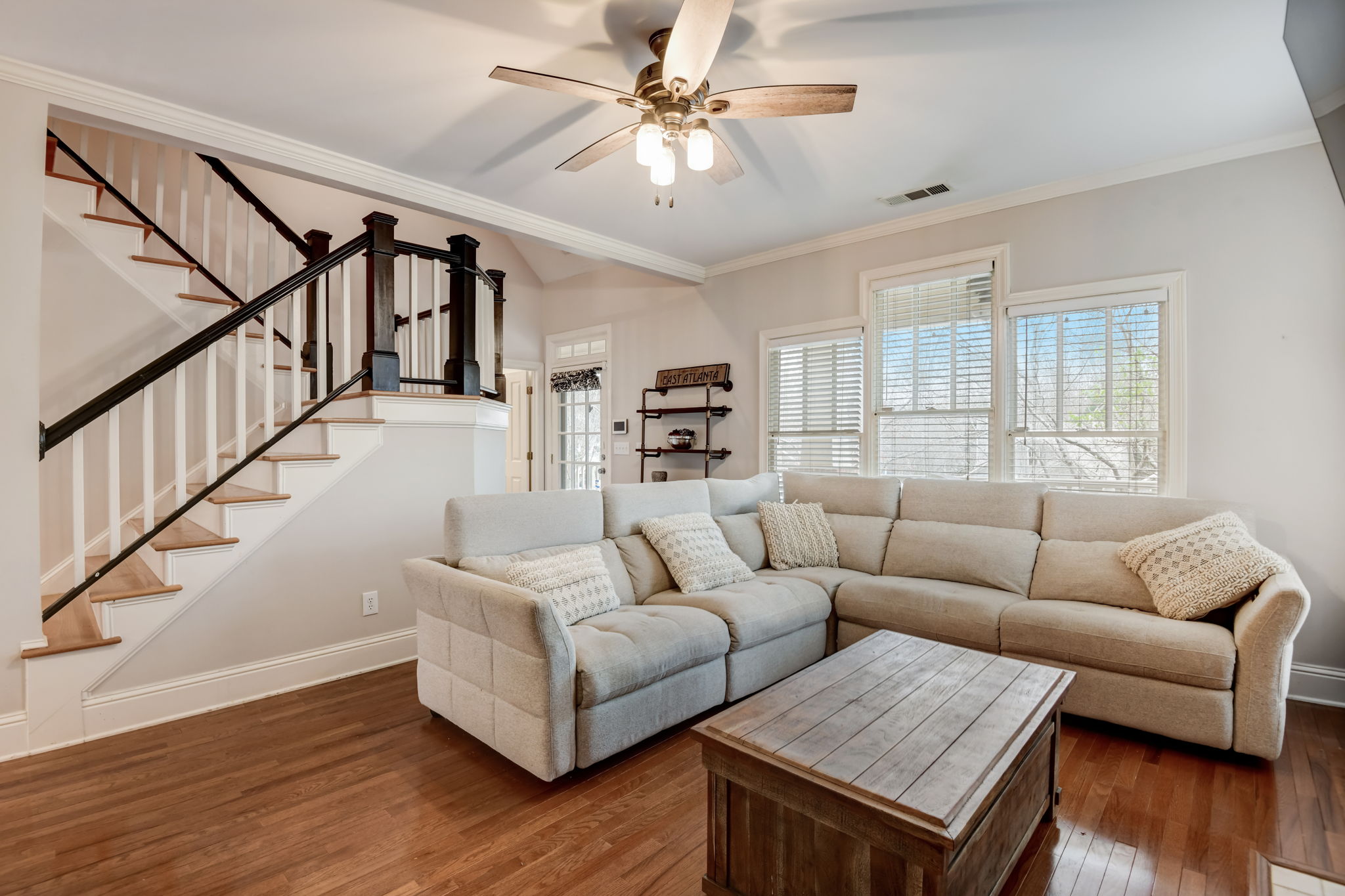 Mckenna Pl SE-009