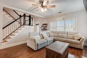 Mckenna Pl SE-009