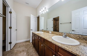 Upper Level Jack and Jill Bathroom 4a