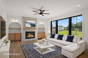 DSC06386 virtually staged.jpeg