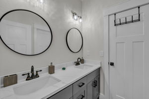 Photo 32