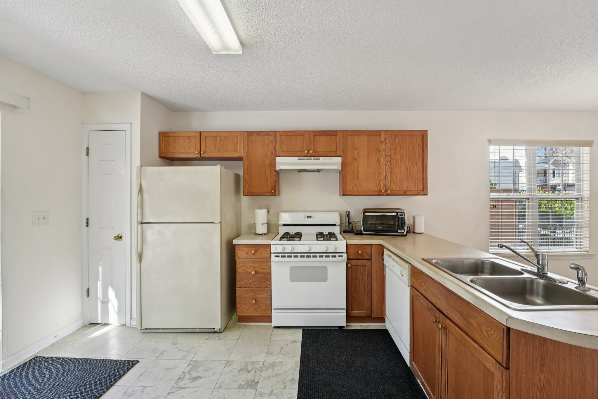 Bainbridge Ct-S1301-017.jpg