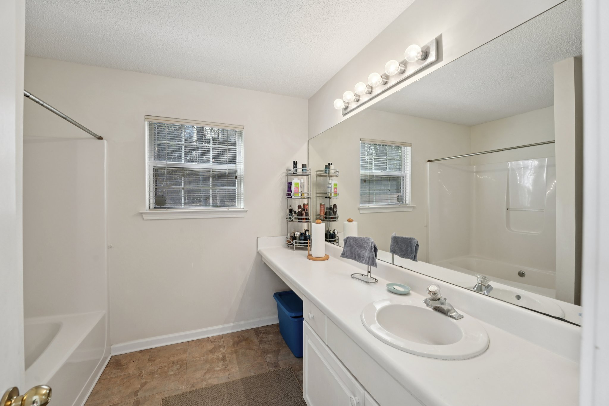 Bainbridge Ct-S1301-029.jpg