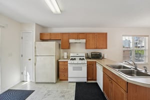 Bainbridge Ct-S1301-017.jpg