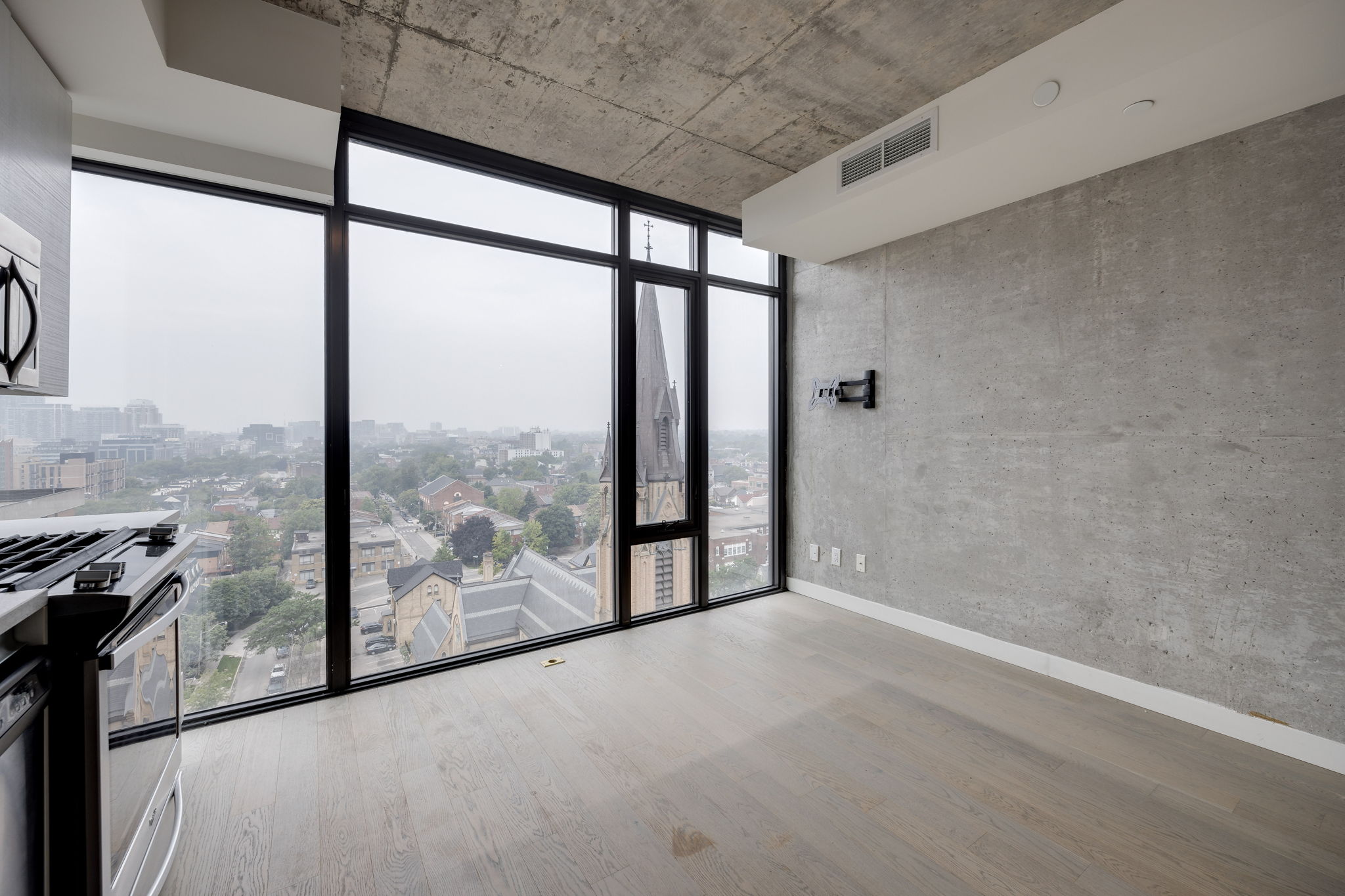 Toronto property showcase — delivered property photograph 8