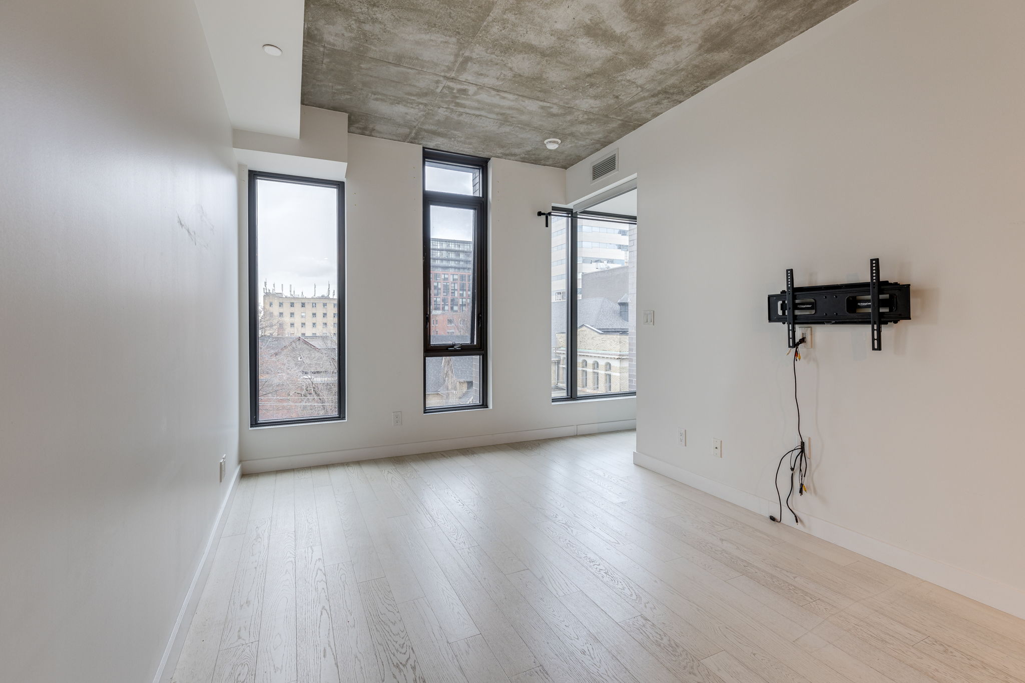 Toronto property showcase — delivered property photograph 11