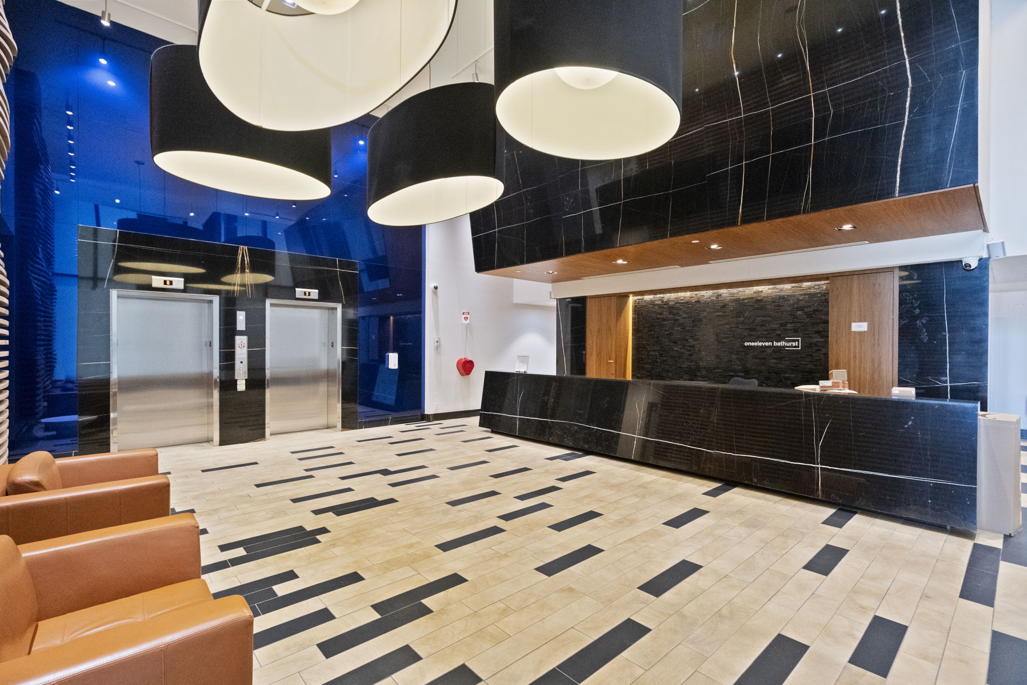 111 Bathurst St 809 Toronto, ON M5V 0M9