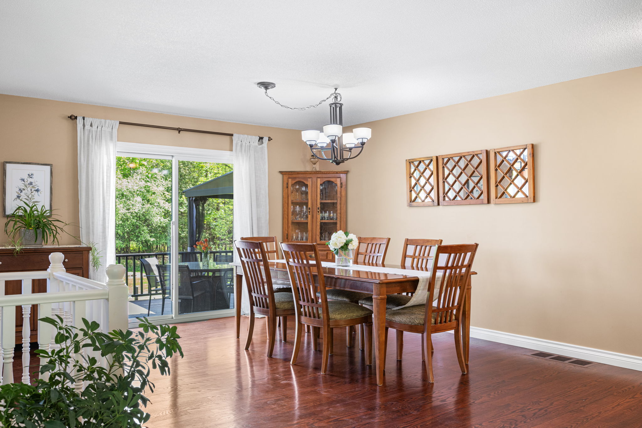 Dining Room - Entry to Deck