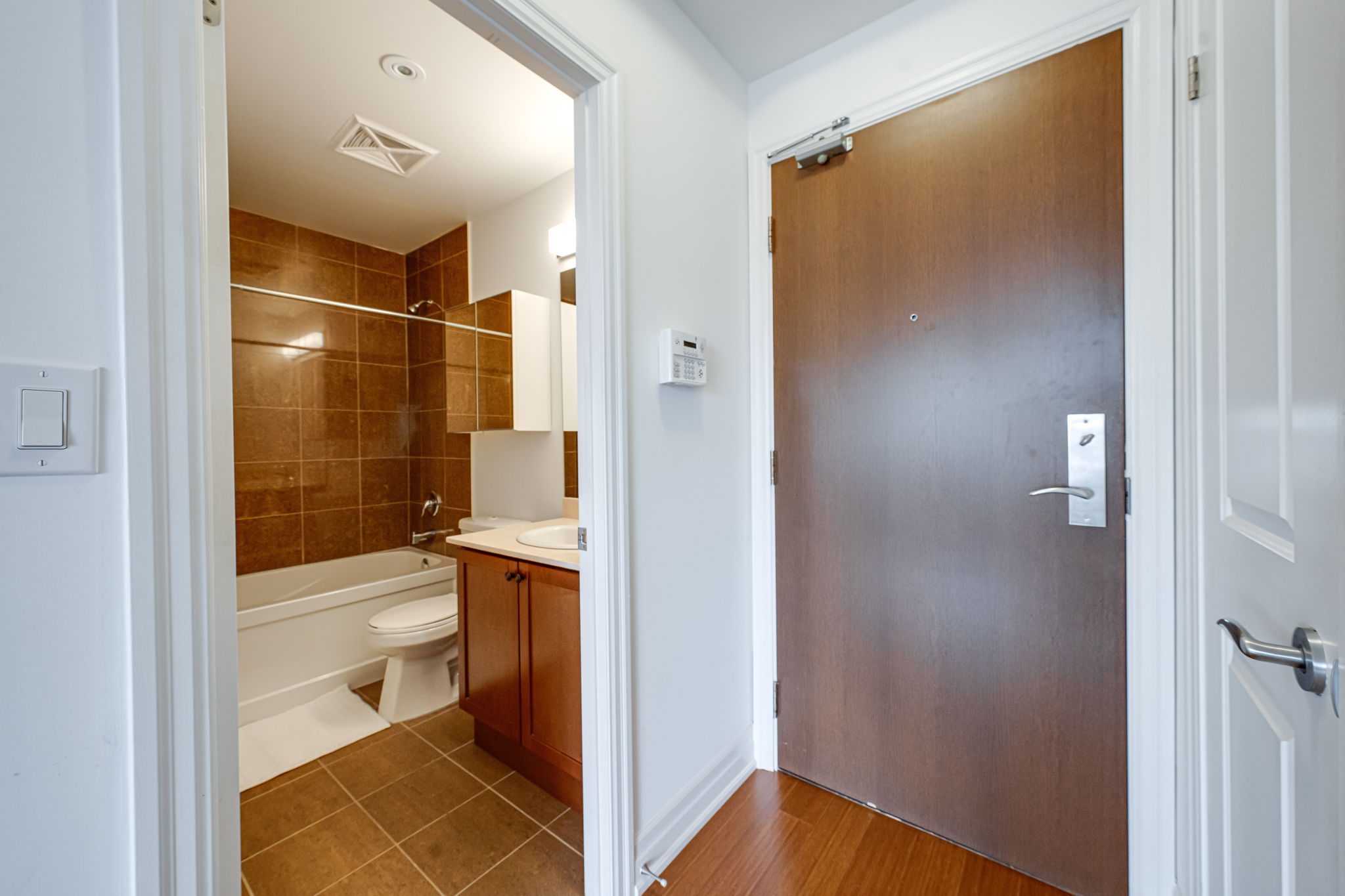 111 Civic Square Gate Unit 328 Aurora, ON L4G 7E3