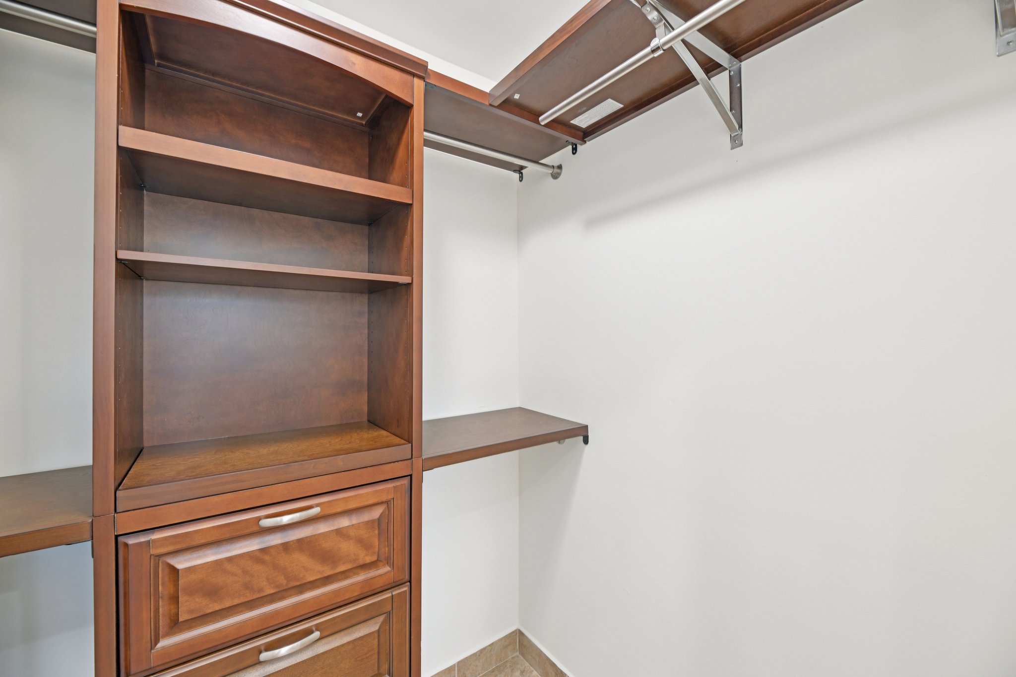 Connemara Dr-S2502-022.jpg