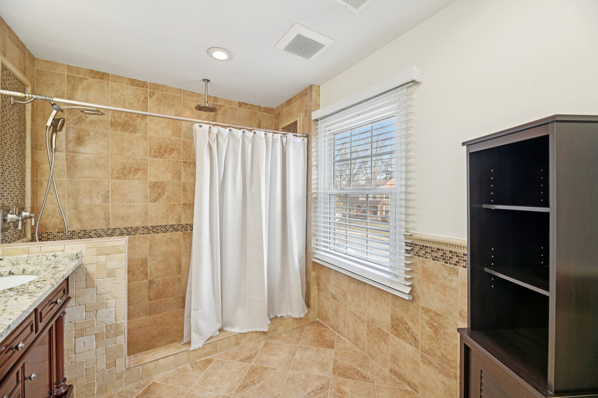 Connemara Dr-S2502-026.jpg