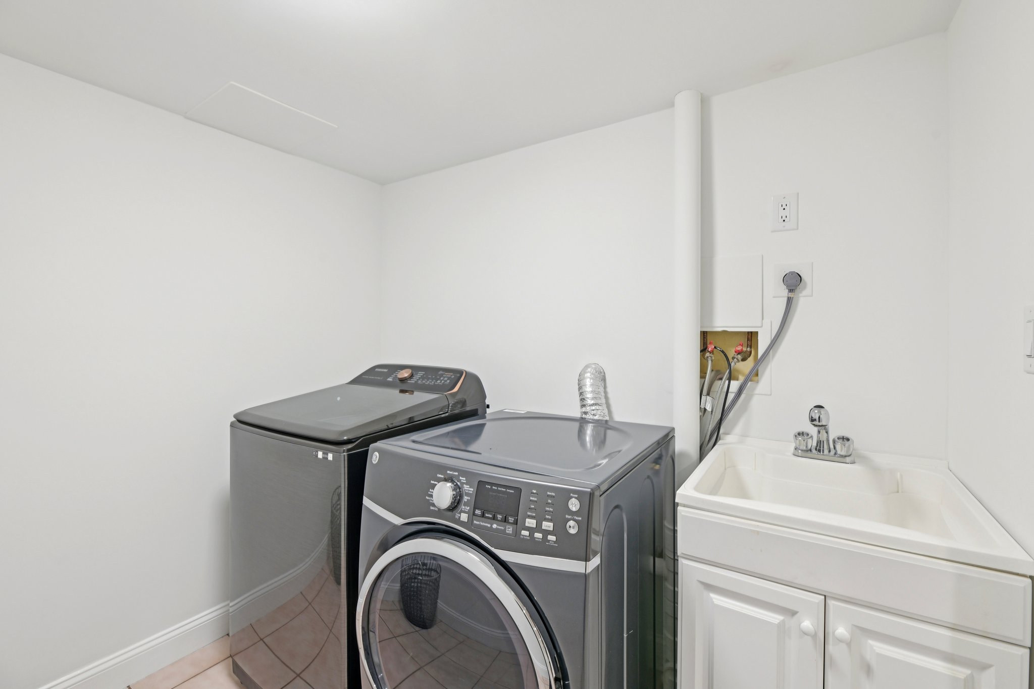 Connemara Dr-S2502-047.jpg