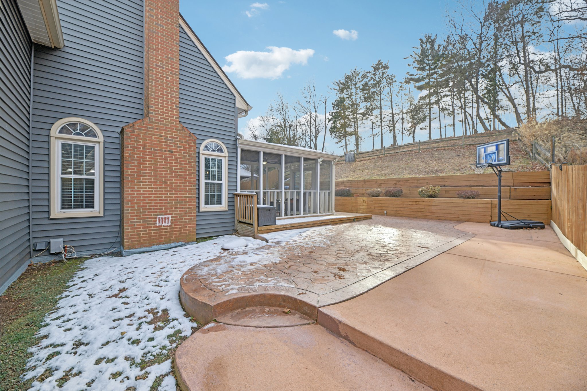 Connemara Dr-S2502-069.jpg