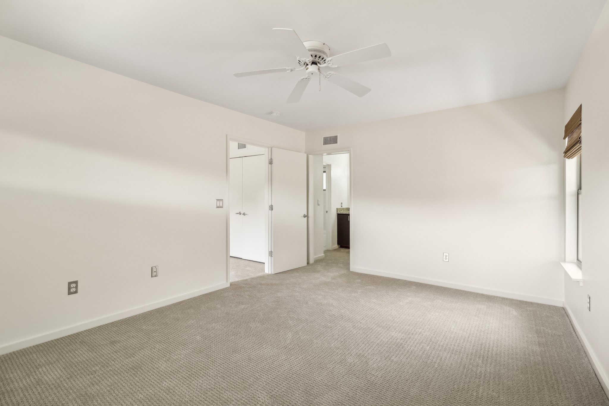 111 Dot Dr Unit 2204-1405-015.jpg