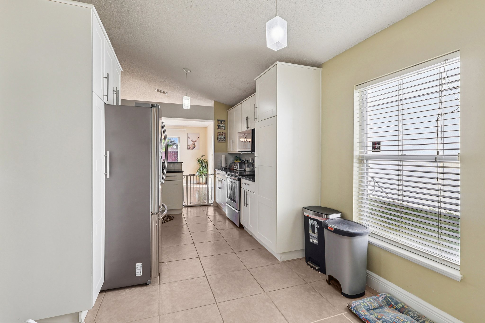 Elgin Blvd-L2101-016.jpg