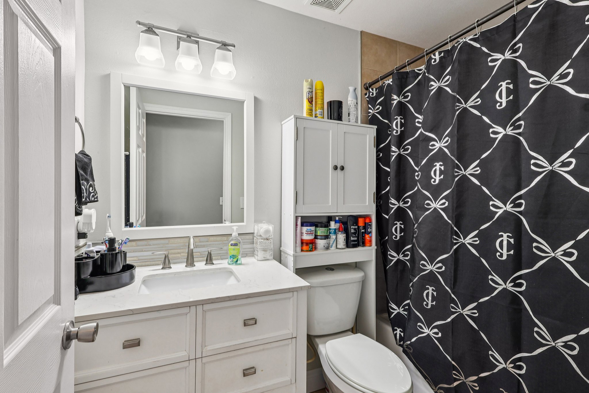 Elgin Blvd-L2101-019.jpg