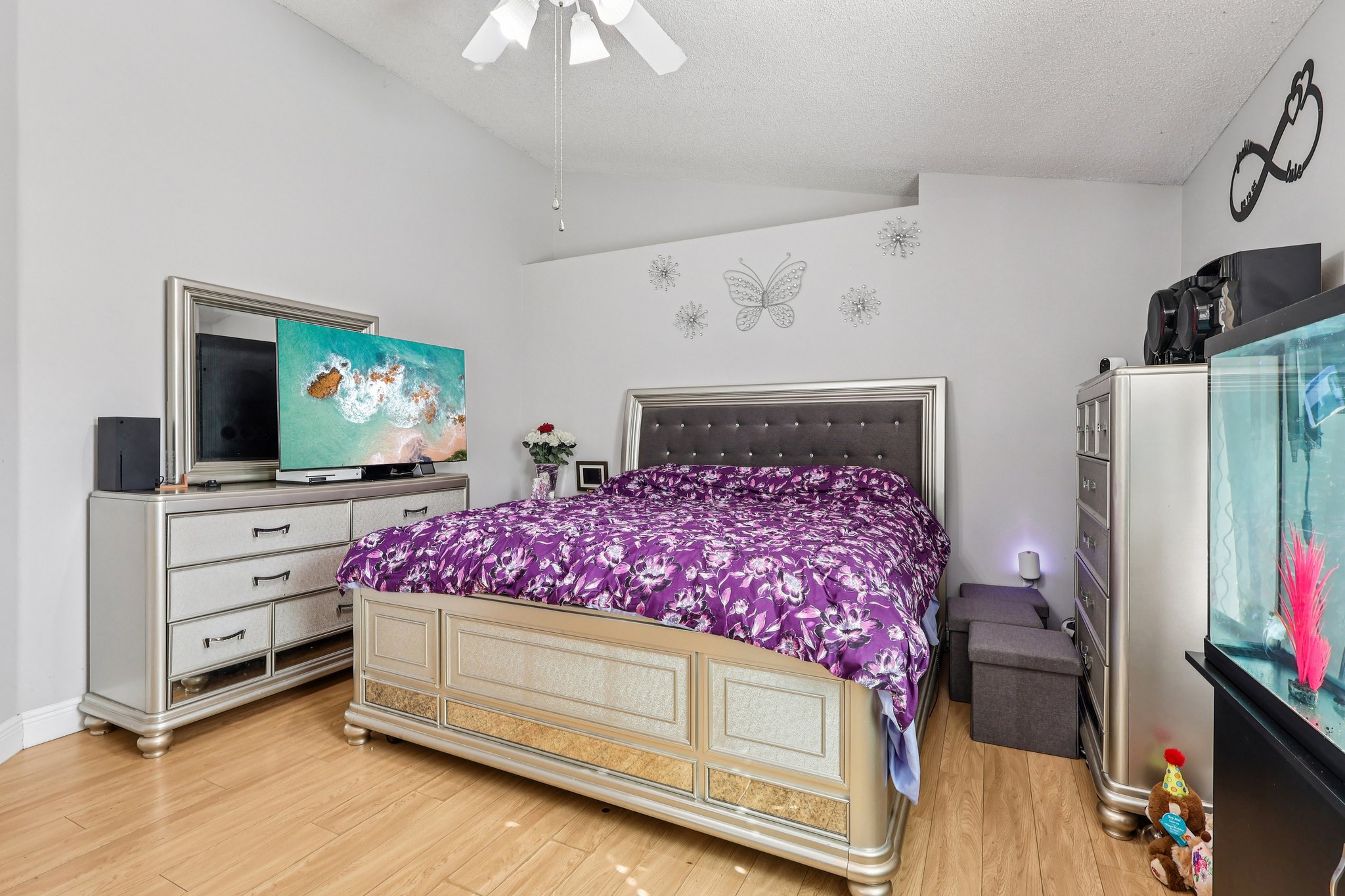 Elgin Blvd-L2101-024.jpg