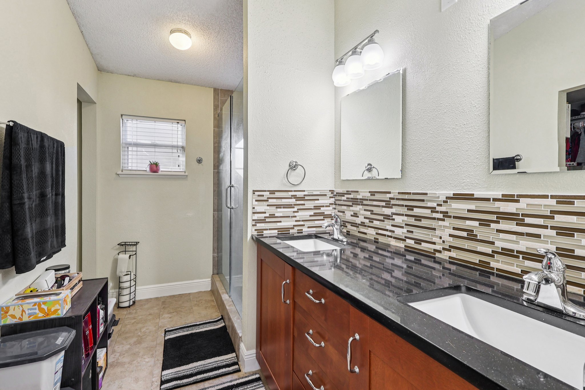 Elgin Blvd-L2101-025.jpg