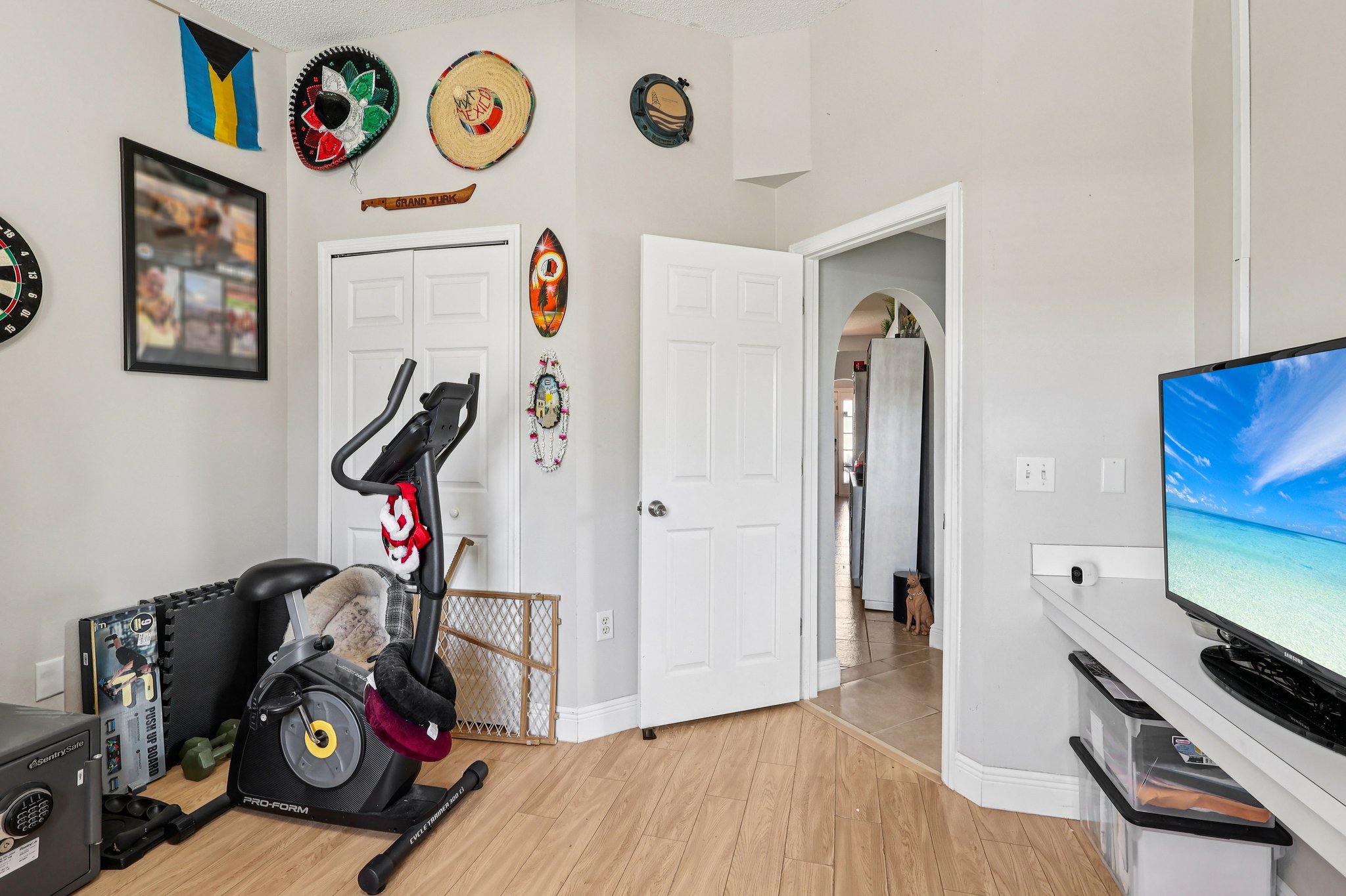 Elgin Blvd-L2101-028.jpg