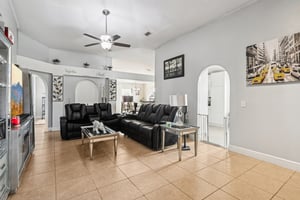 Elgin Blvd-L2101-005.jpg