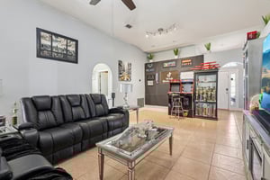 Elgin Blvd-L2101-006.jpg