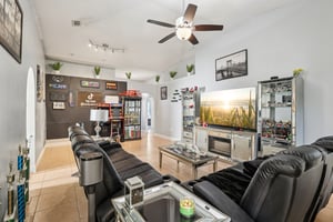 Elgin Blvd-L2101-008.jpg