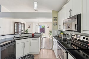 Elgin Blvd-L2101-013.jpg