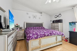 Elgin Blvd-L2101-022.jpg