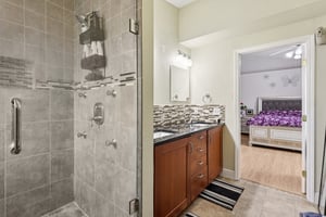 Elgin Blvd-L2101-026.jpg