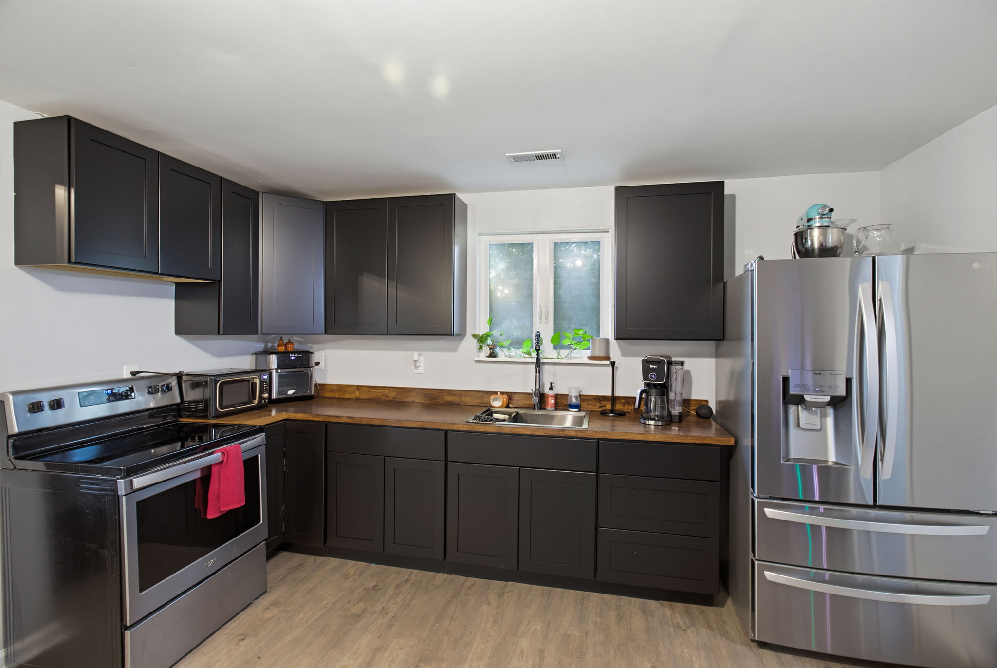 111 Englewood Dr-11