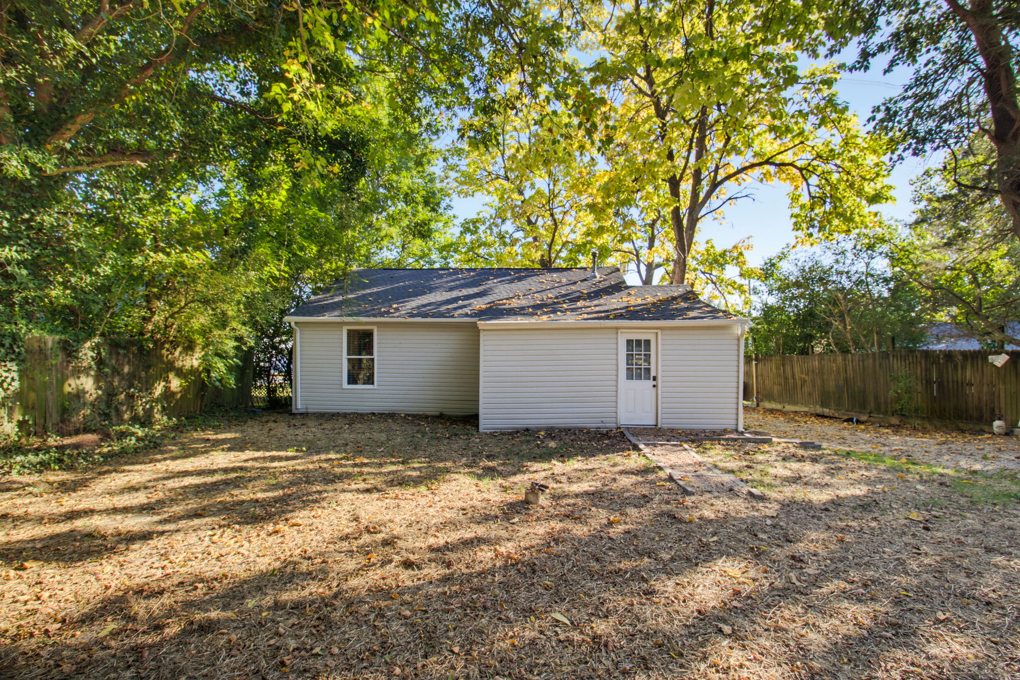 111 Englewood Dr-29