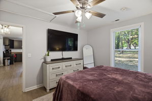 111 Englewood Dr-18