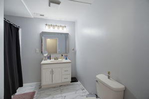 111 Englewood Dr-20