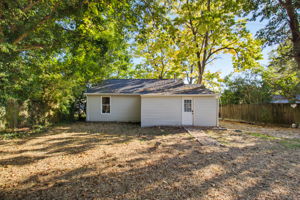 111 Englewood Dr-29