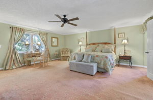  Photo 136