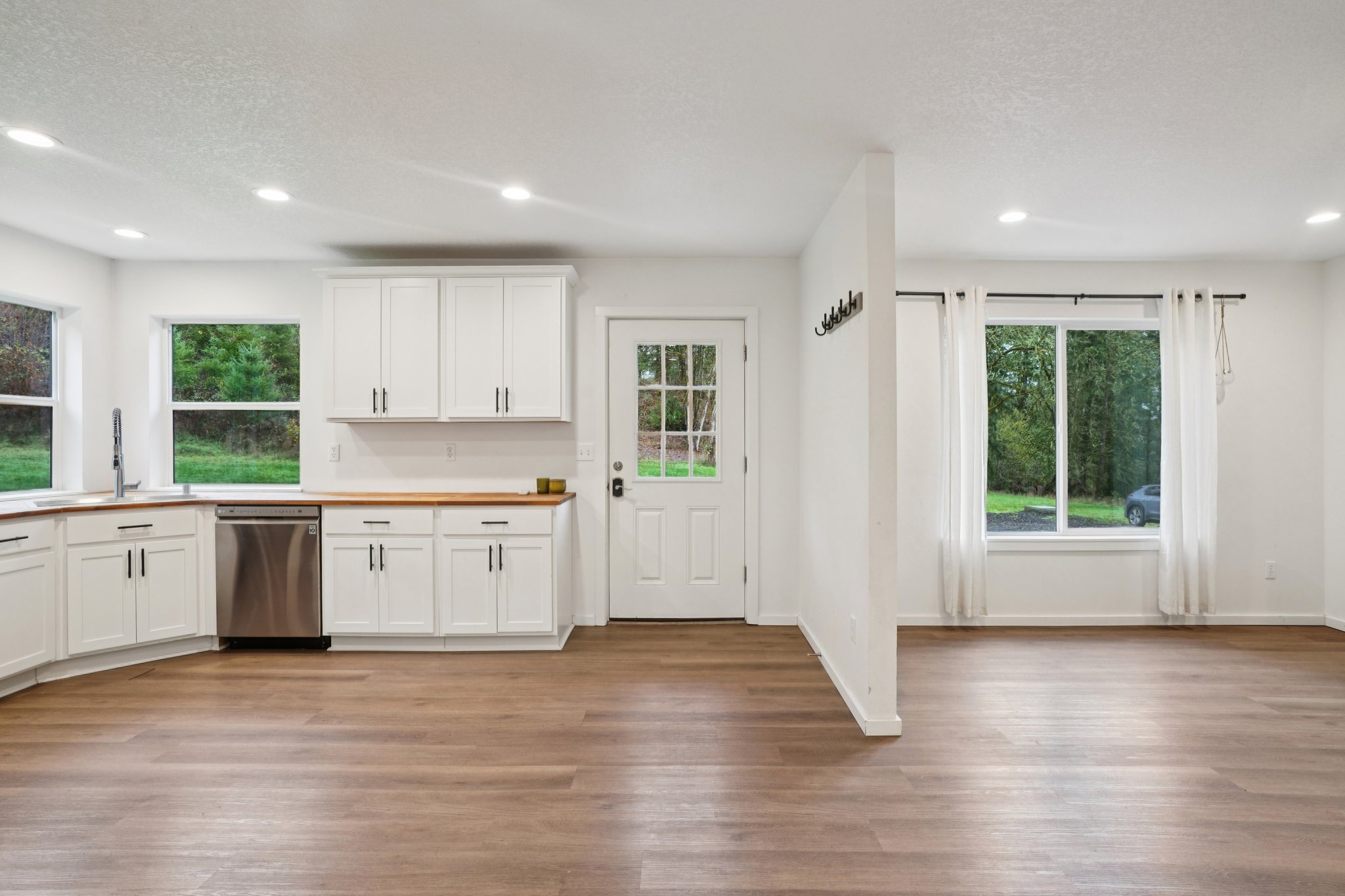 Finn Hall Rd-S2711-007.jpg