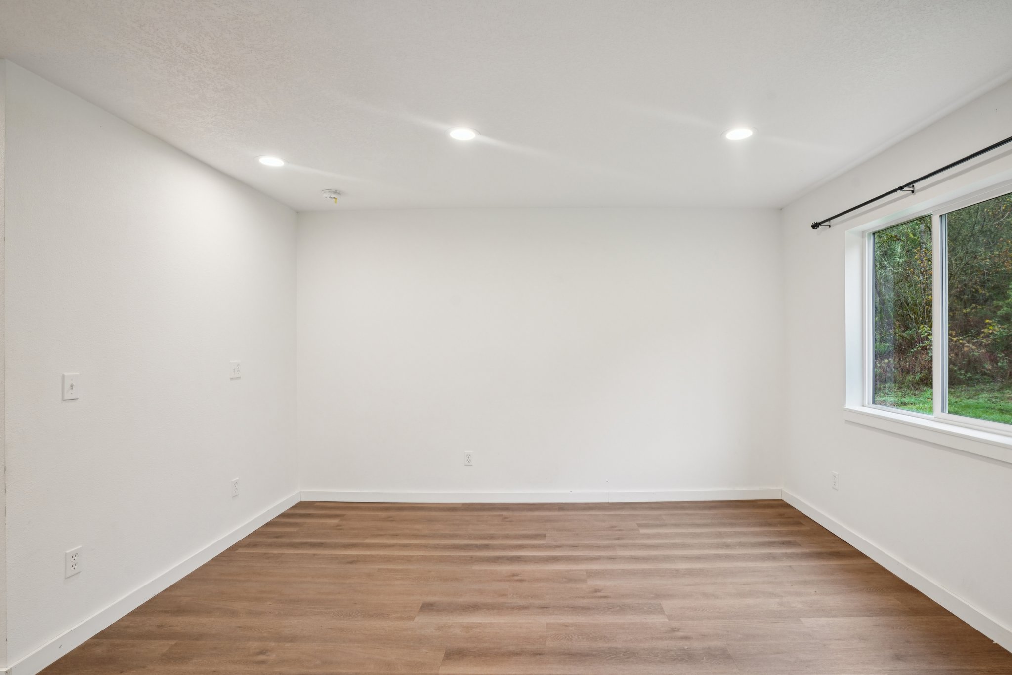 Finn Hall Rd-S2711-011.jpg