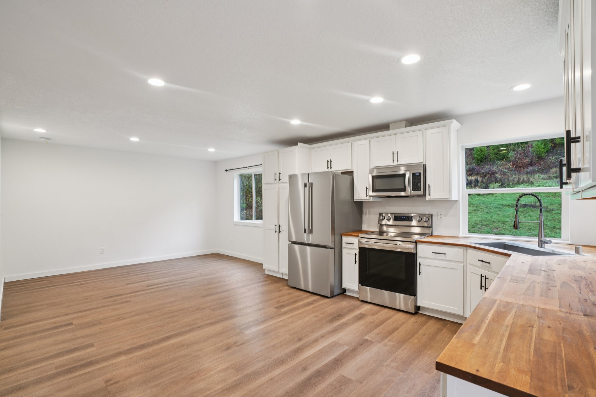 Finn Hall Rd-S2711-014.jpg