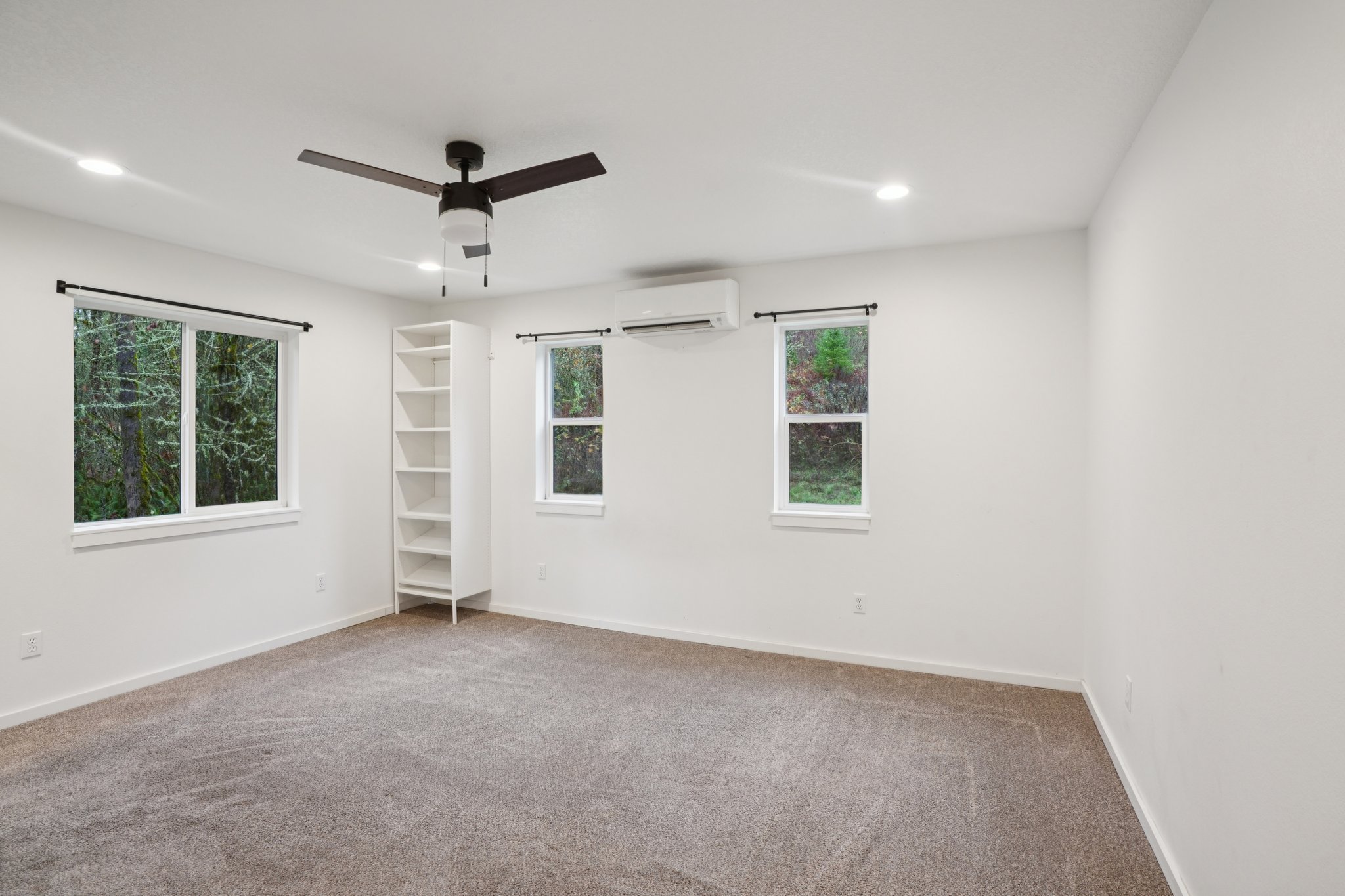 Finn Hall Rd-S2711-019.jpg