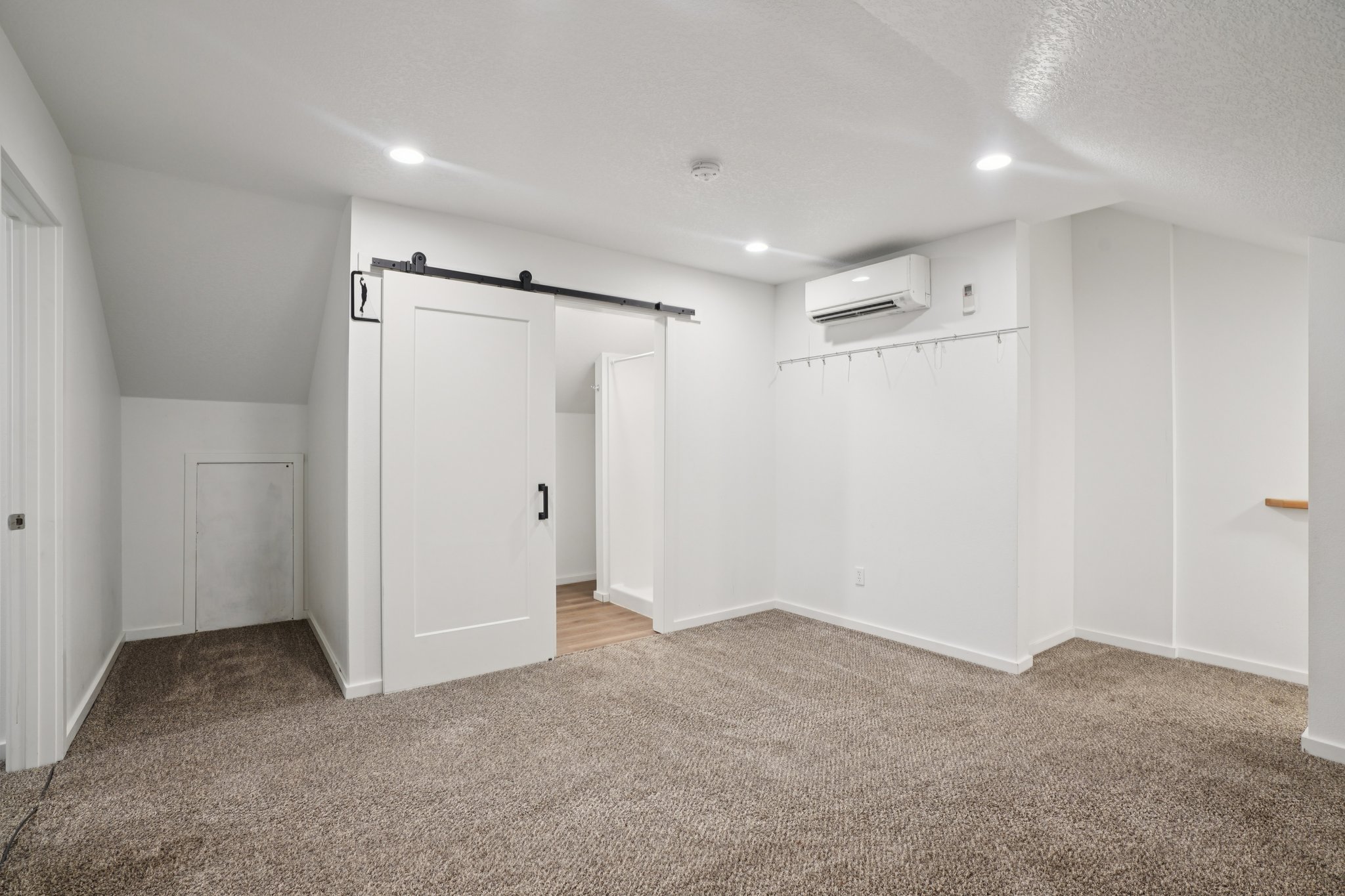 Finn Hall Rd-S2711-026.jpg