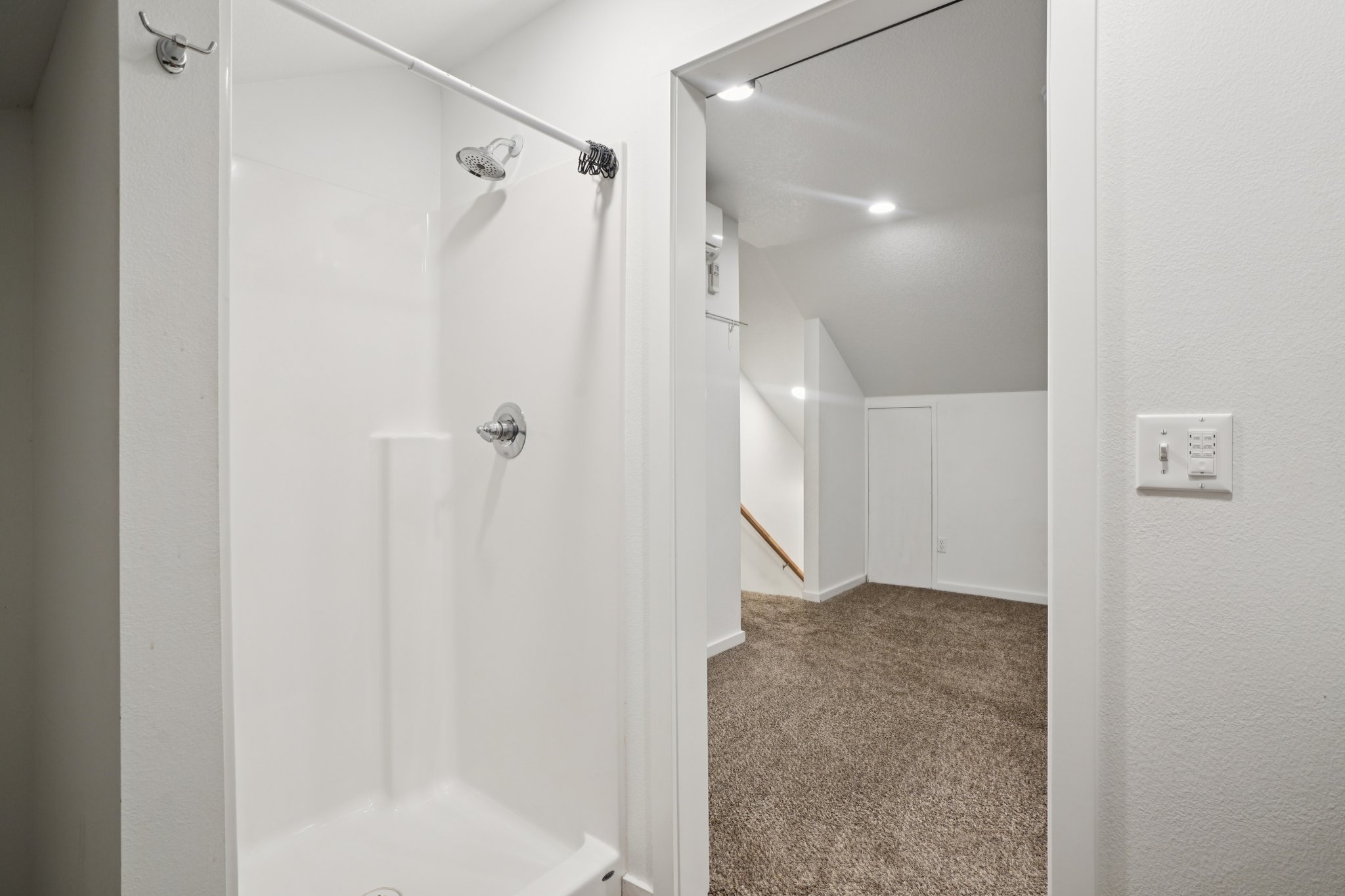 Finn Hall Rd-S2711-030.jpg