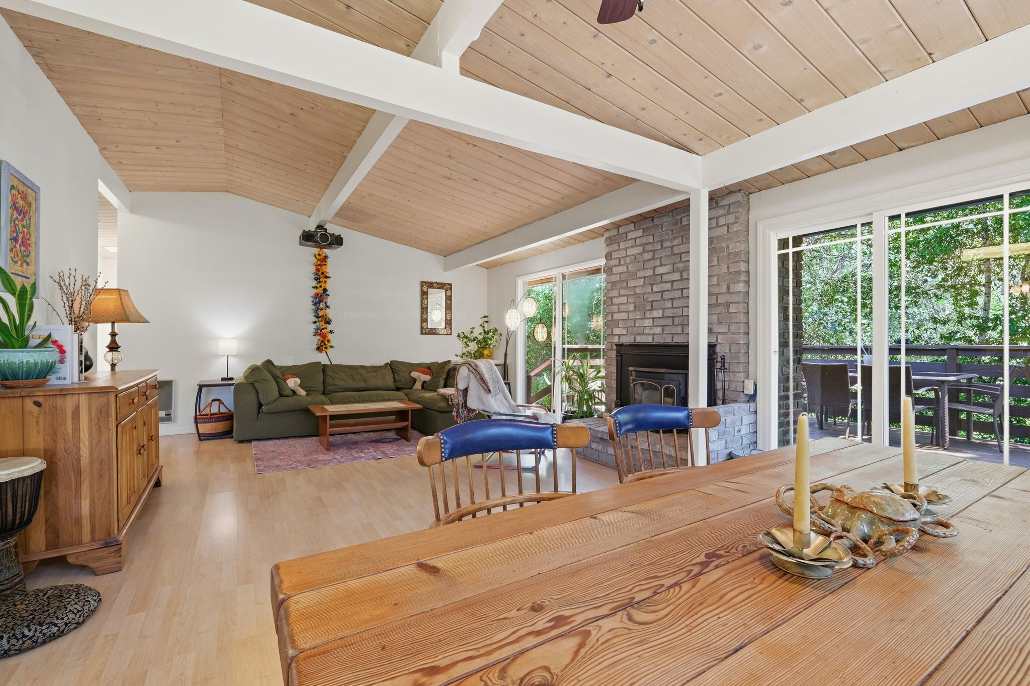 011_F8_111 Greenview Dr
