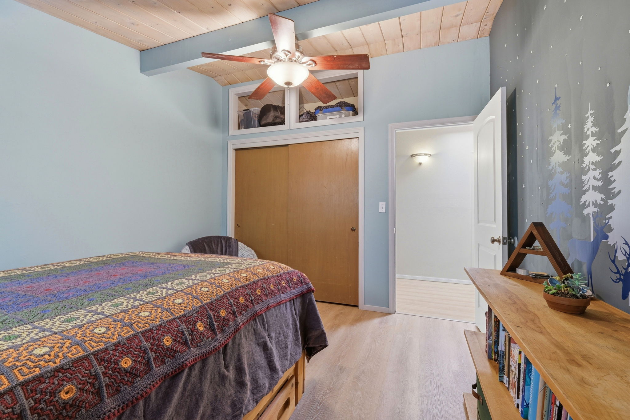 017_F8_111 Greenview Dr