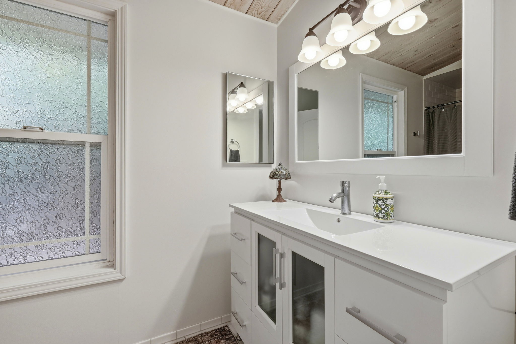 026_F8_111 Greenview Dr