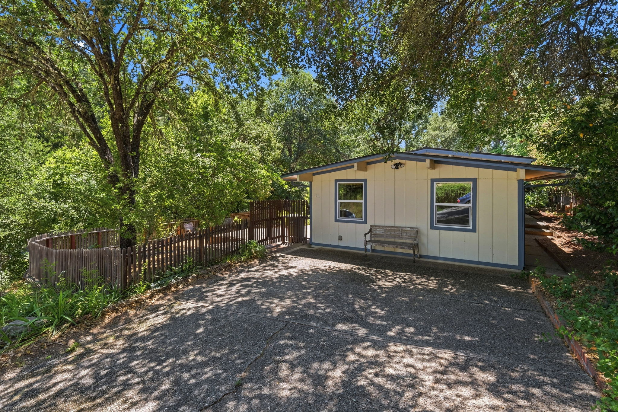 037_F8_111 Greenview Dr