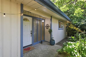 002_F8_111 Greenview Dr