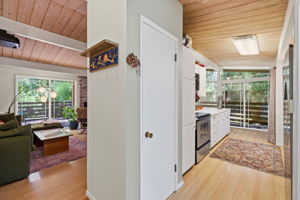 007_F8_111 Greenview Dr