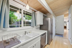009_F8_111 Greenview Dr